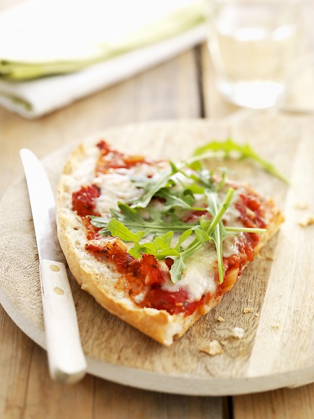 Fresh tomato pizza