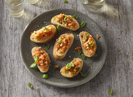 Cubes for bruschetta-Prominent tomatoes